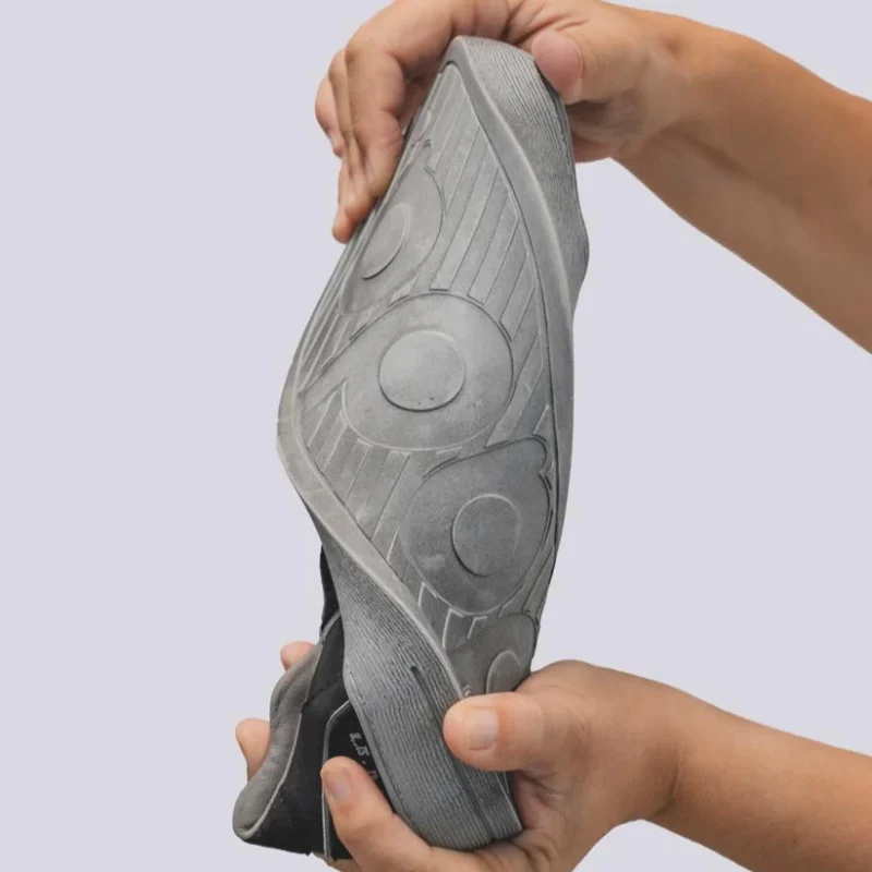 DADA_manos_6_WEB.webp DADA_manos_6_WEB.webp