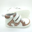 botas-minimalista-gante-rosa-blanditos-crios-497-14.webp