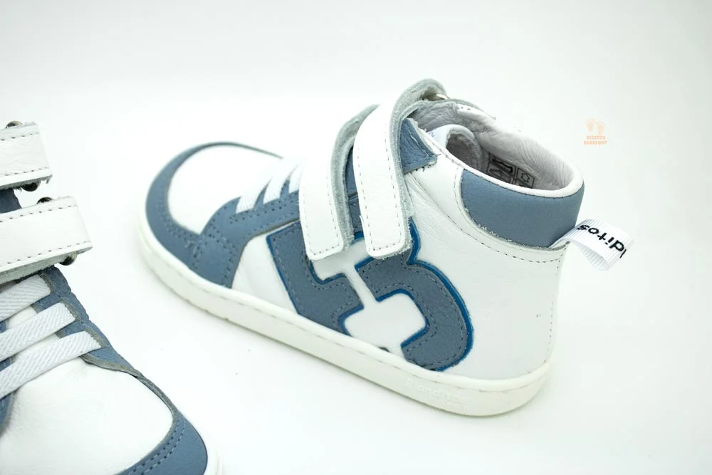botas-minimalistas-blanditos-by-crios-gante-azul-blanco-497-15.webp botas-minimalistas-blanditos-by-crios-gante-azul-blanco-497-15.webp
