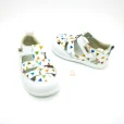 sandalias-barefoot-zapyflex-gobio-blanco-1.webp
