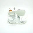 sandalias-minimalistas-blanditos-agua-blanco.webp