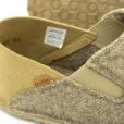 slipper-on-froddo-beige-zapatillas-casa-vibram.webp