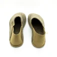 slipper-on-froddo-beige-zapatillas-minimalista-hombre-casa-vibram.webp