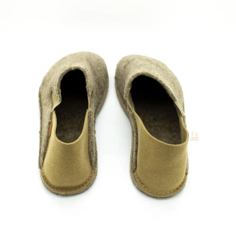 slipper-on-froddo-beige-zapatillas-minimalista-hombre-casa-vibram.webp slipper-on-froddo-beige-zapatillas-minimalista-hombre-casa-vibram.webp