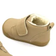 zapatos-minimalistas-pelito-sidney-arena-blanditos-by-crios.webp
