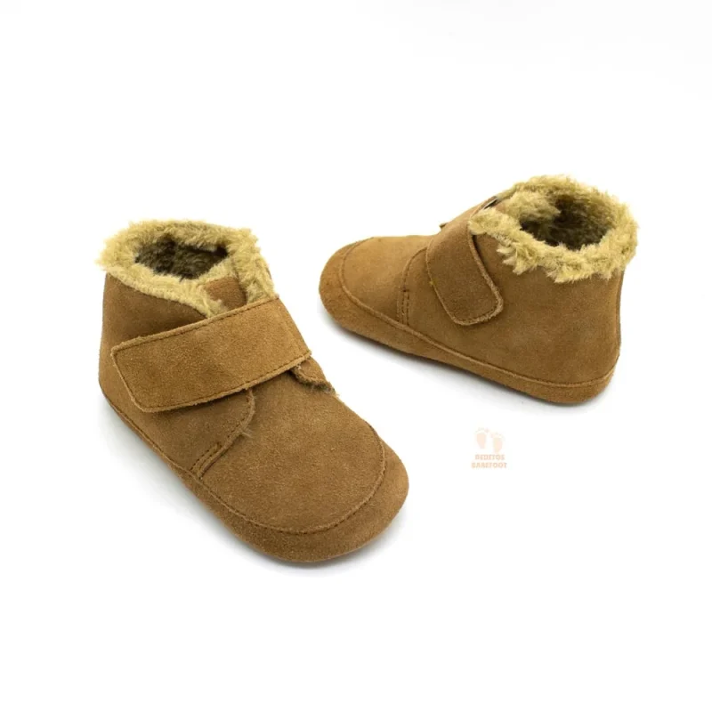 zapatos-minimalistas-primeros-pasos-oldsoles-0044r-shloofy-tan-suede.webp zapatos-minimalistas-primeros-pasos-oldsoles-0044r-shloofy-tan-suede.webp