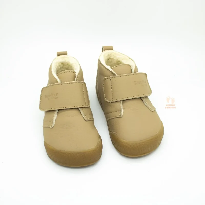 zapatos-respetuosos-infantiles-pelito-sidney-arena-blanditos-by-crios.webp zapatos-respetuosos-infantiles-pelito-sidney-arena-blanditos-by-crios.webp